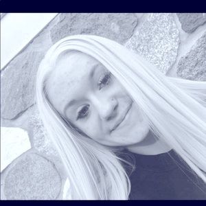 Meet your Posher, Lena